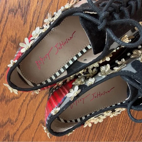 Betsey Johnson Skyyla Lace-Up Embellished Oxford Loafers 6.5 - Picture 5 of 9